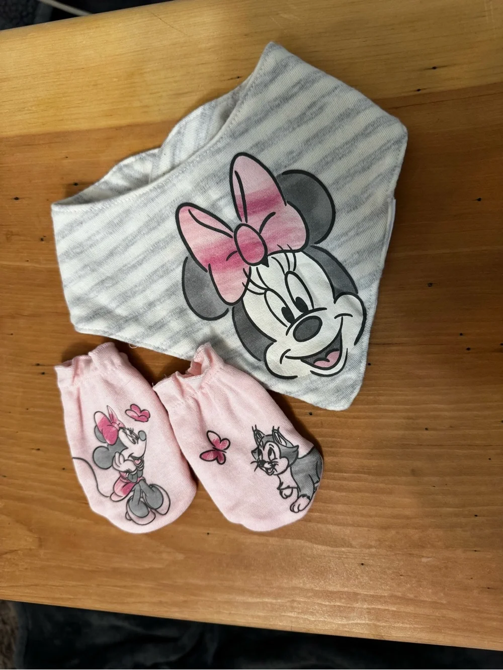 Disney Pink & Gray Minnie Mouse Bib and Mittens Set